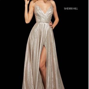 Prom dress (never worn)